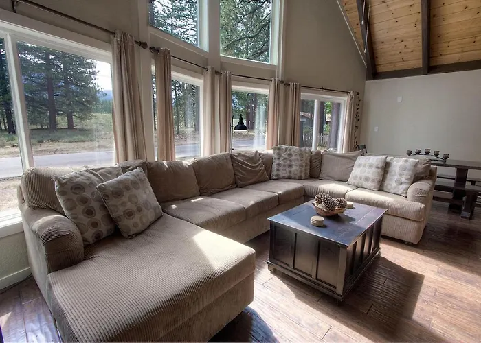 Snowshoe Chalet Cabin
